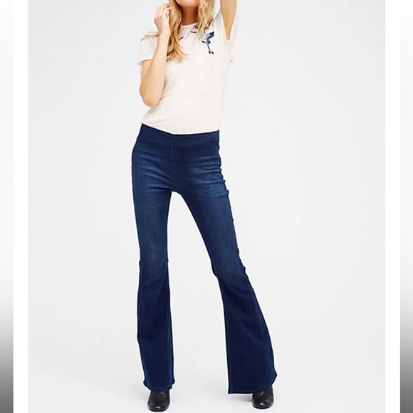 We the Free Flare Jeans - Picture 1 of 6